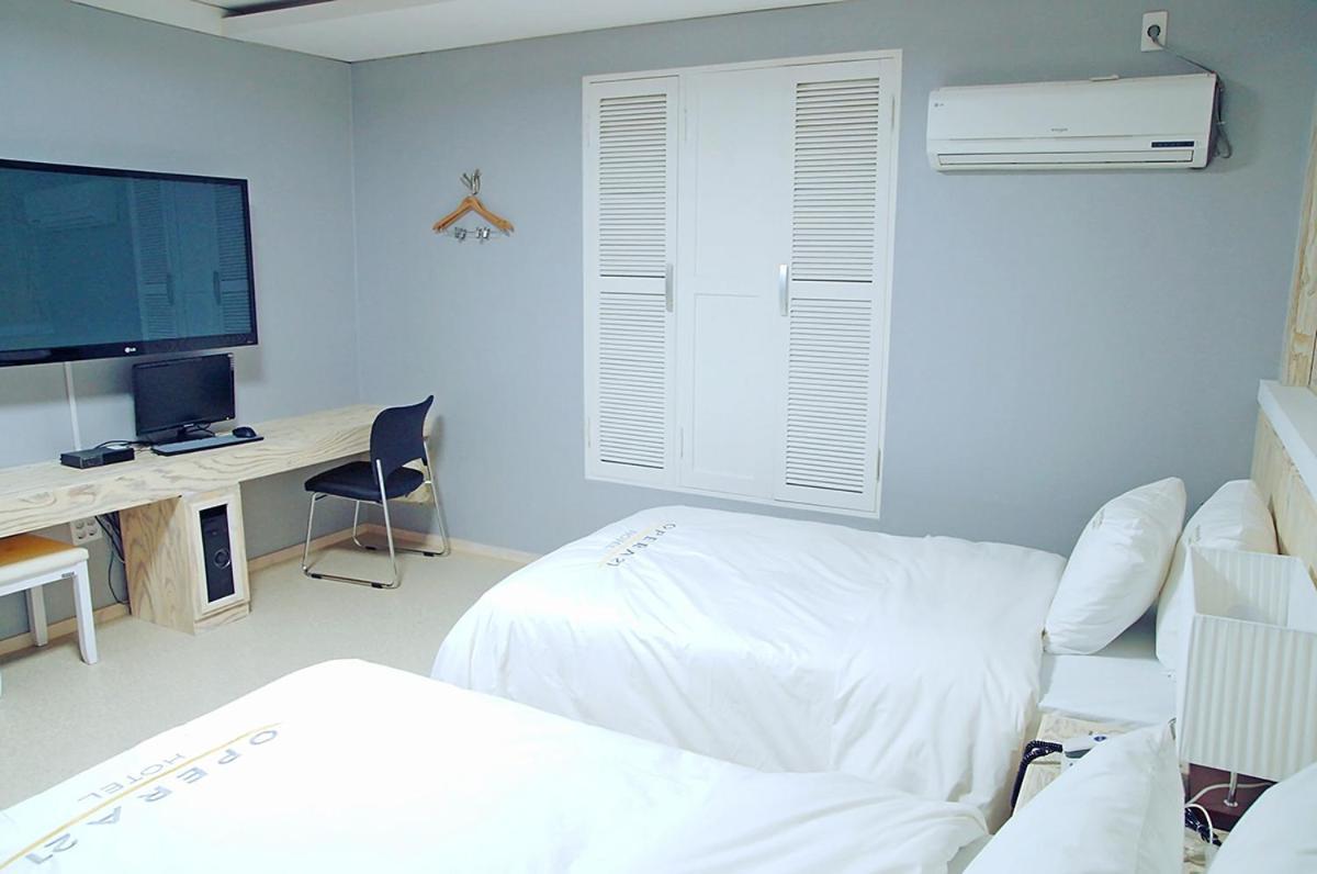Opera 21 Hotel Jeonju Extérieur photo