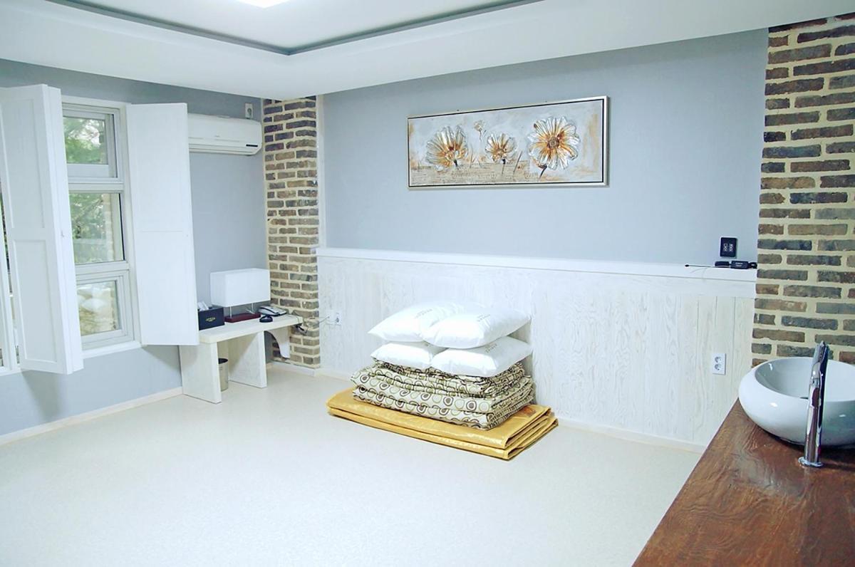 Opera 21 Hotel Jeonju Extérieur photo