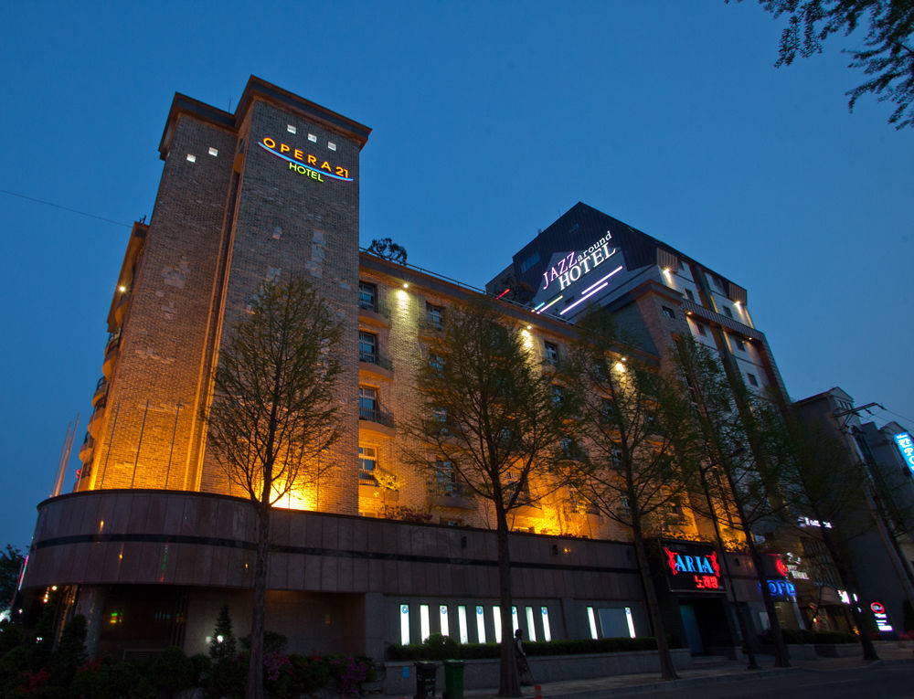 Opera 21 Hotel Jeonju Extérieur photo