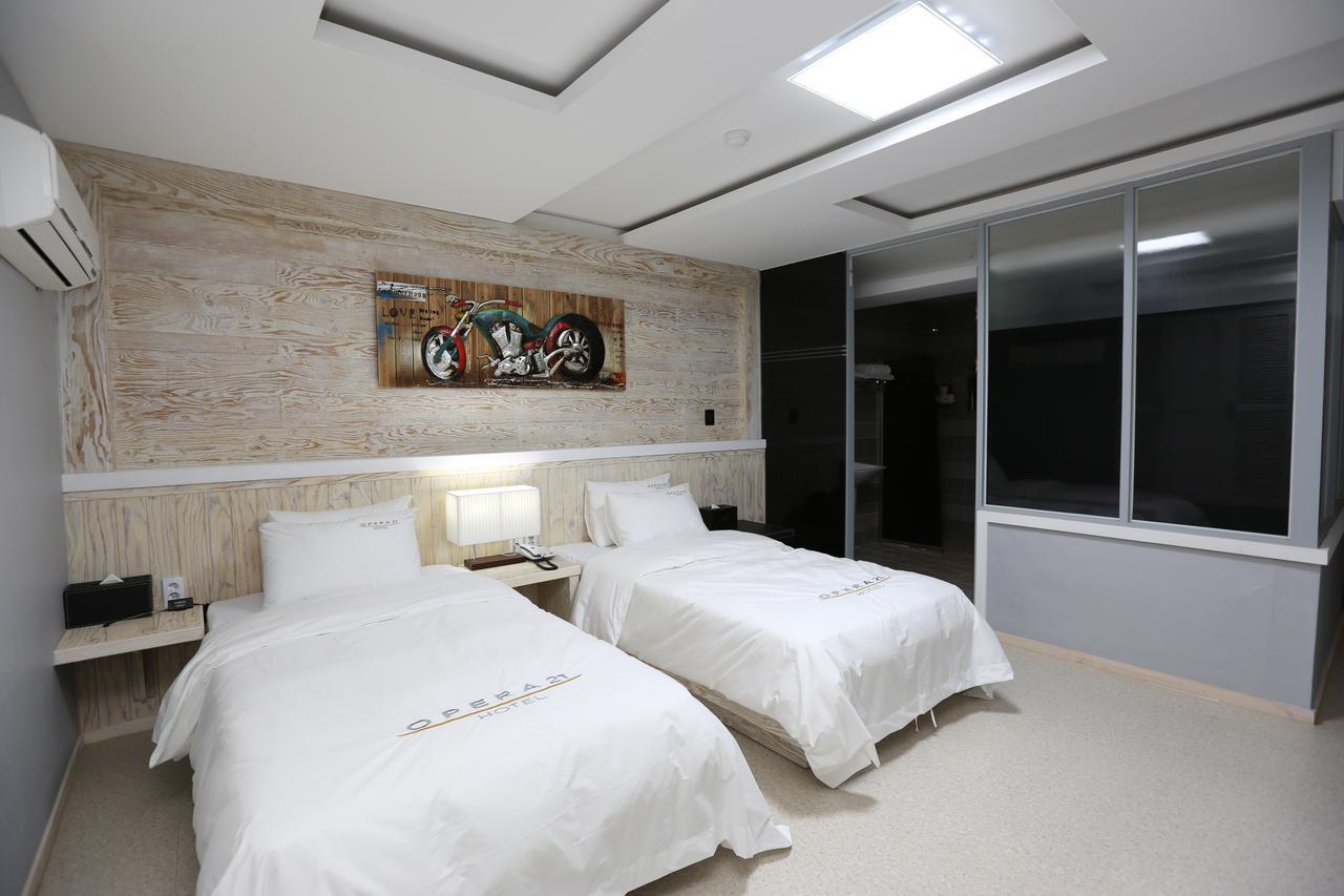 Opera 21 Hotel Jeonju Extérieur photo