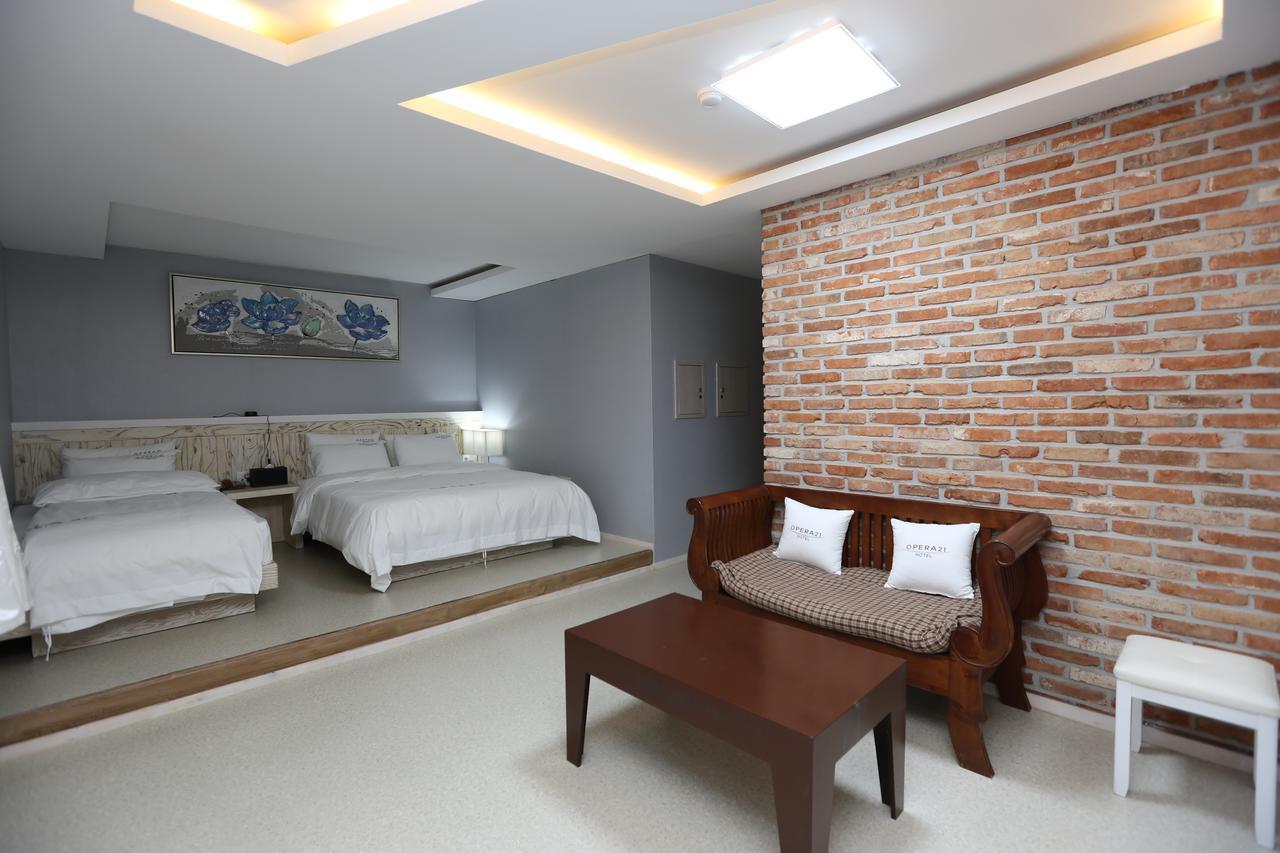 Opera 21 Hotel Jeonju Extérieur photo